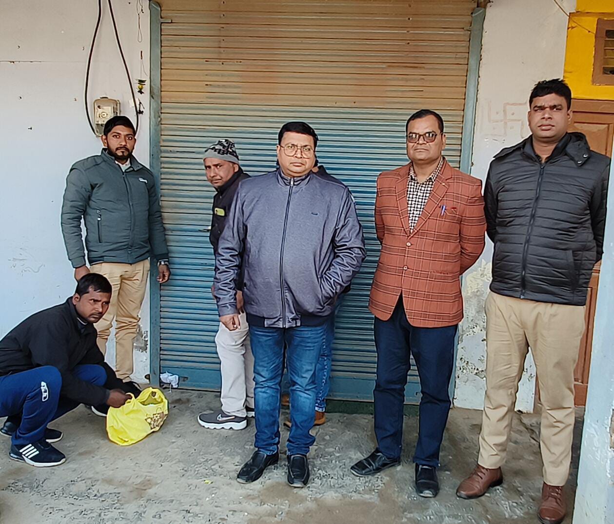 झोलाछाप डॉक्टर की लापरवाही से ट्रक चालक की मौत, अवैध क्लीनिक सील