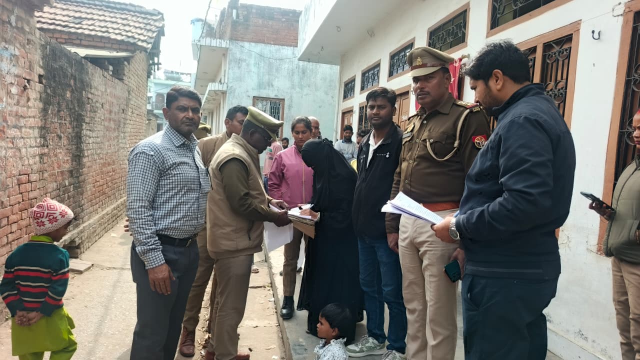 गैंगेस्टर एक्ट के तहत बड़ी कार्रवाई: जहांगीरगंज पुलिस ने दो अभियुक्तों की 4.64 लाख रुपये की संपत्ति की कुर्की