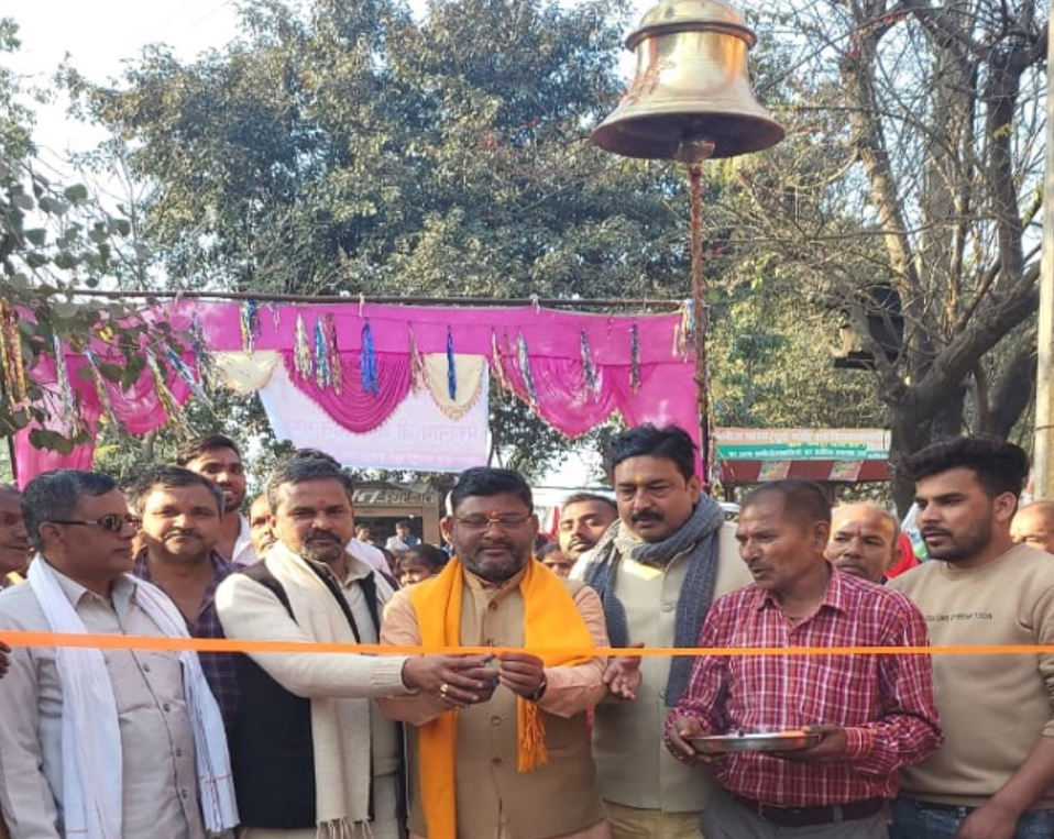 हनुमान मंदिर की परिक्रमा करने वाले कुत्ते की सेहत के लिए मंदिर में भंडारा, दिल्ली में चल रहा इलाज