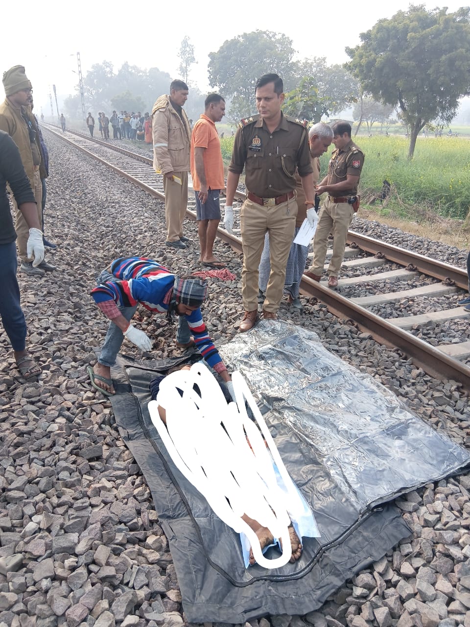 रेलवे ट्रैक पर युवती की दर्दनाक मौत, जाफरगंज–मालीपुर स्टेशन के बीच ट्रेन की चपेट में आई मीनाक्षी सिंह