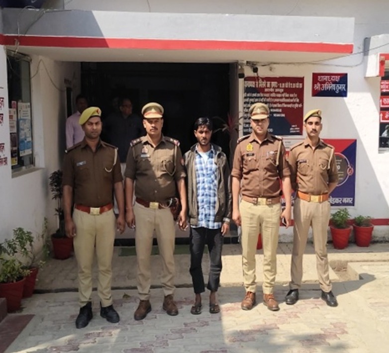 अम्बेडकर नगर में पाक्सो व एससी/एसटी एक्ट के वांछित अभियुक्त की गिरफ्तारी