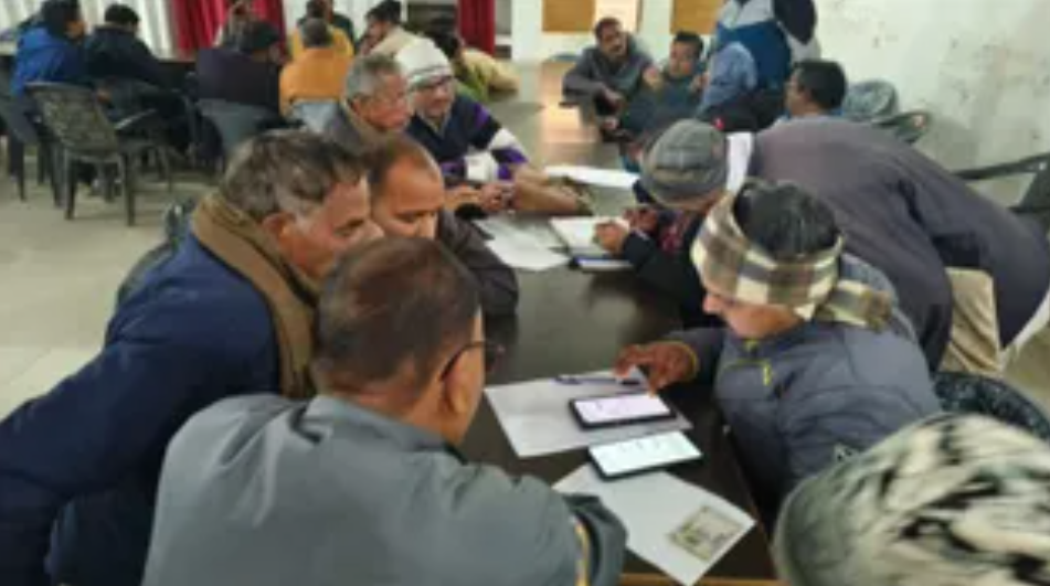 यूपी में अब कोटेदार गांवों में बनाएंगे लाभार्थियों के आयुष्मान कार्ड, आईडी- पासवर्ड बनाने की प्रक्रिया शुरू