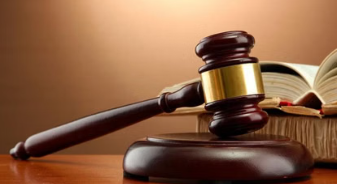 High Court Verdict: पति के चरित्र पर कीचड़ उछालना क्रूरता, सामाजिक व मानसिक हत्या के समान