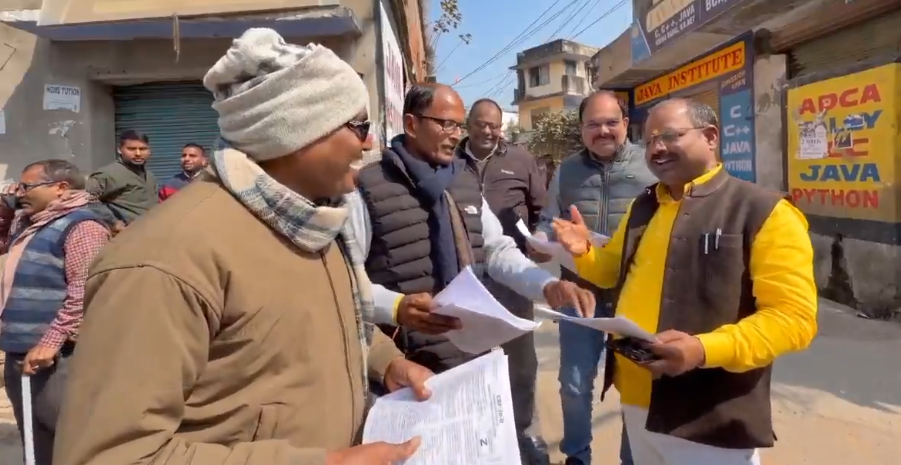 CTET परीक्षा ने बढ़ाया गुरुजनों का तनाव, सवाल देखकर छूटे पसीने; बाहर निकलते ही छलका दर्द