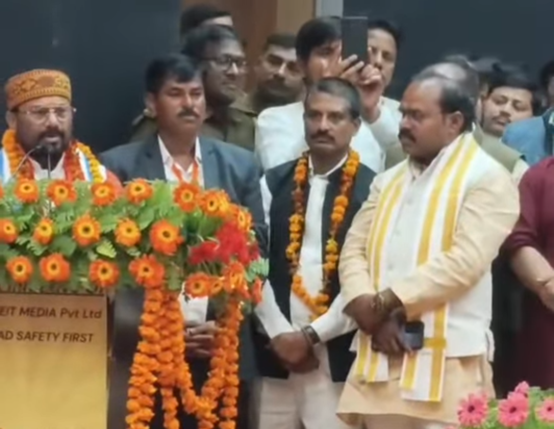 संत गाडगे जयंती कार्यक्रम में जन समस्याओं को लेकर ऊर्जा मंत्री से मिले रामफेर कन्नौजिया