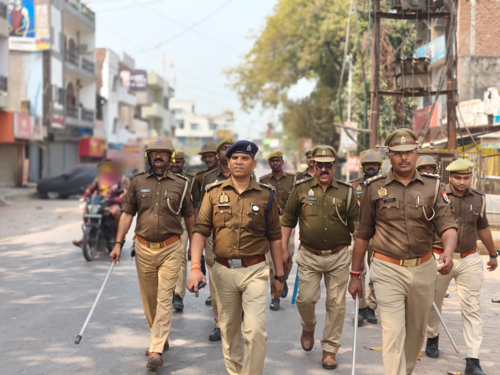 होली के दृष्टिगत जलालपुर में पुलिस ने बढ़ाई सुरक्षा – #ASP(E) ने पुलिस बल के साथ भ्रमण कर शांति व्यवस्था का लिया जायज़ा