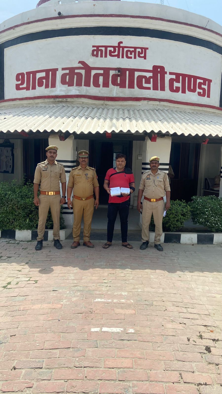 नकली पिस्टल के दम पर ज्वैलर्स से लूट की कोशिश नाकाम, आरोपी माल सहित गिरफ्तार