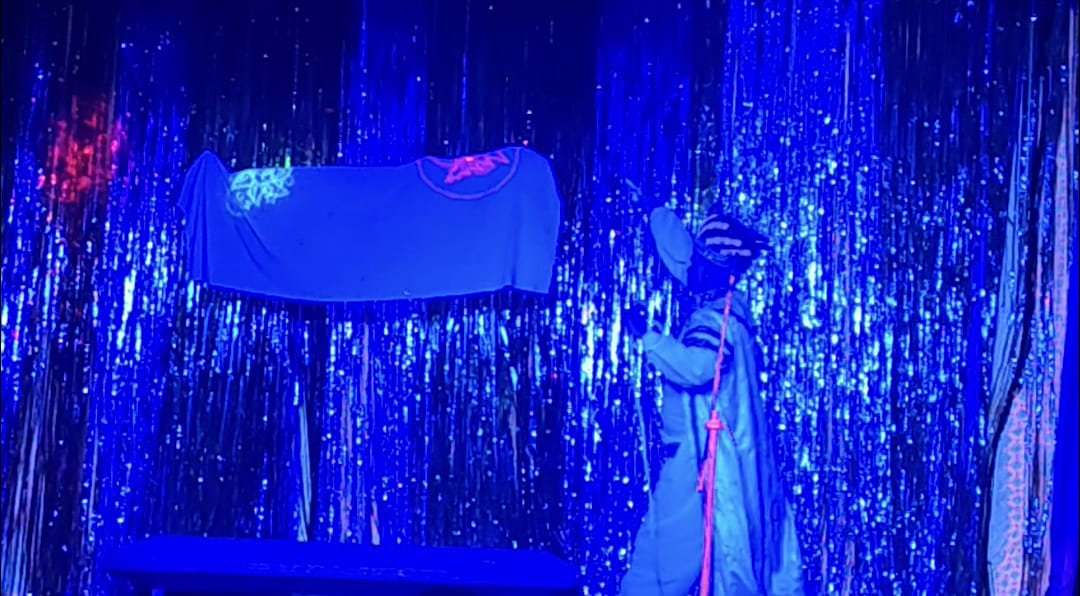 रामनवमी पर जादू का जलवा: जलालपुर में मशहूर जादूगर एमके पंडित का भव्य शो शुरू