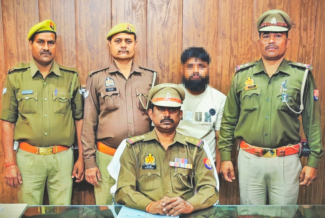 कोतवाली कादीपुर पुलिस द्वारा धारा 376 बीएनएस व पाक्सो एक्ट में वांछित अभियुक्त गिरफ्तार