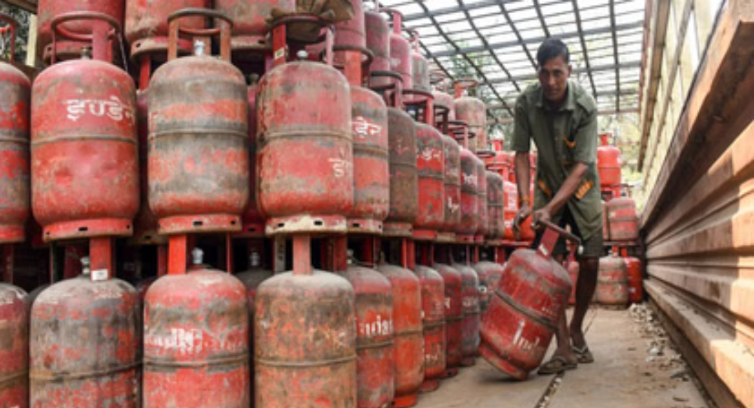 LPG Crisis: गैस बुकिंग पर नया नियम लागू, 9 महीने से निष्क्रिय कनेक्शन हुए बंद – KYC अनिवार्य