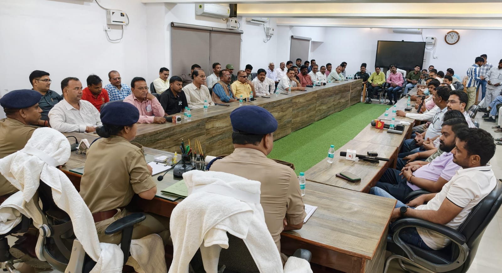 अम्बेडकरनगर में नवागत एसपी प्राची सिंह की पहली प्रेस वार्ता, अपराध नियंत्रण और त्वरित न्याय पर दिया जोर