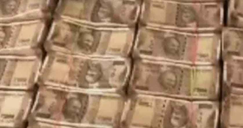 सीलबंद सूटकेस में नकली नोट देकर 45 लाख का सोना ले उड़े ठग, वाराणसी में हाईटेक ठगी से सनसनी