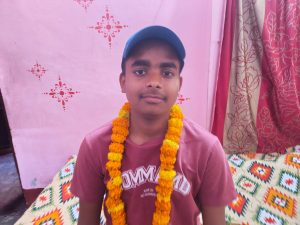 सीबीएसई 10वीं में 93% अंक लाकर शौर्य यादव ने बढ़ाया मान, सफलता का श्रेय मां को दिया