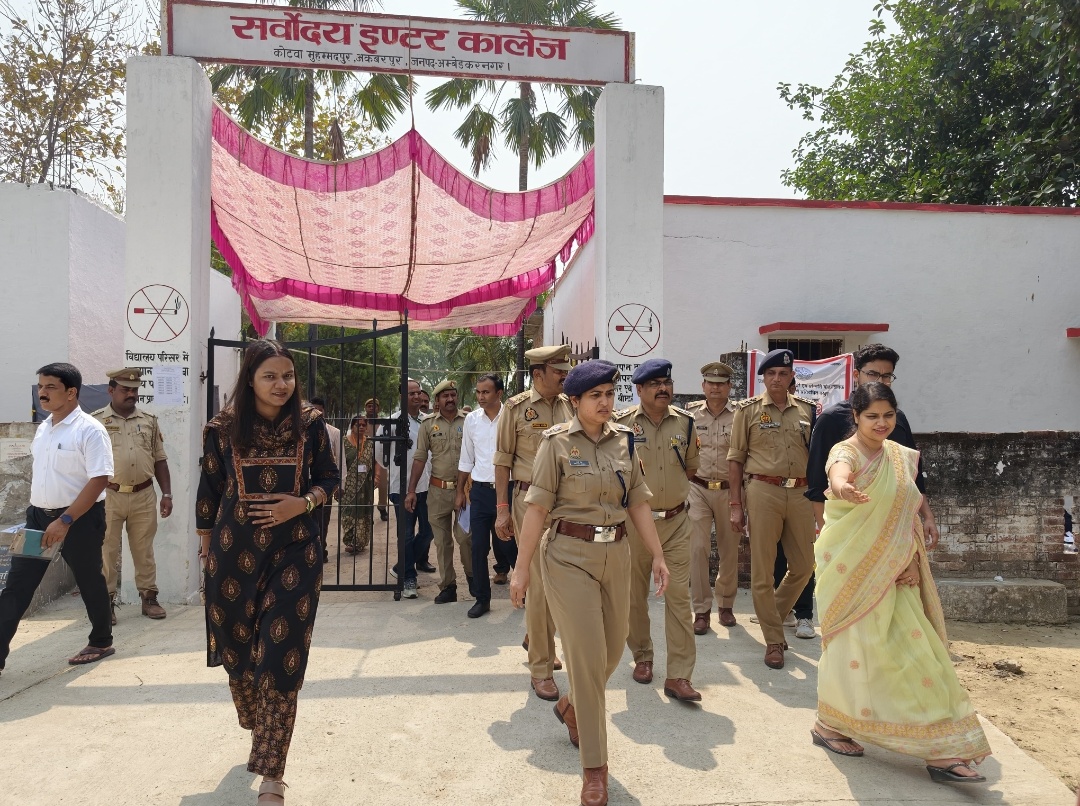 डीएम ईशा प्रिया व एसपी प्राची सिंह का औचक निरीक्षण, परीक्षा केंद्रों पर सख्ती और सुविधाओं पर जोर