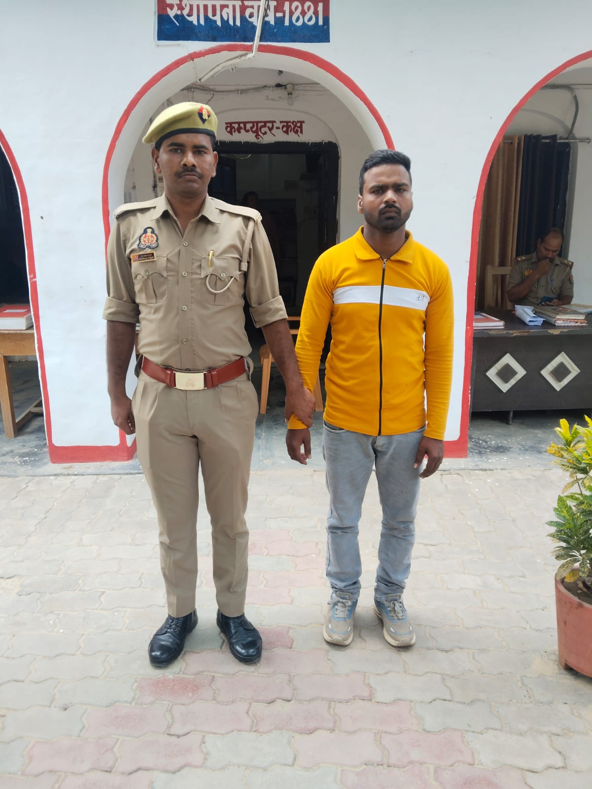 अंबेडकरनगर: वांछित अभियुक्त विशाल विश्वकर्मा गिरफ्तार, पुलिस ने भेजा न्यायालय
