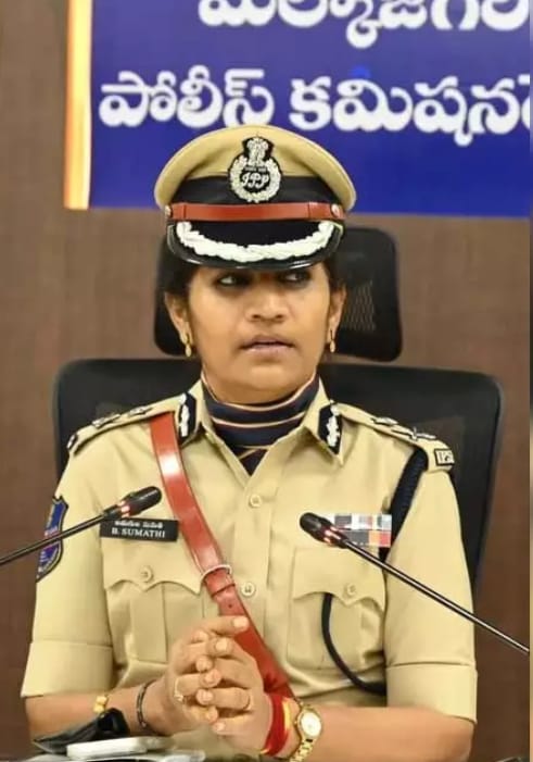 आधी रात अंडरकवर ऑपरेशन: महिला बनकर सड़क पर खड़ी रहीं पुलिस आयुक्त, 40 लोगों ने किया परेशान