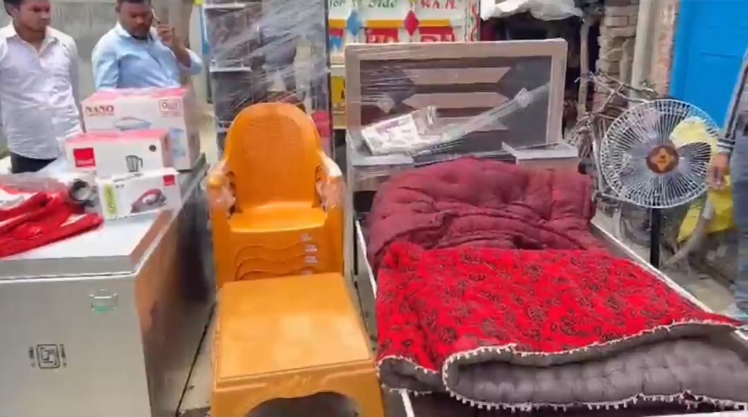 ज़रूरतमंद परिवार की बेटी की शादी में आगे आया नारायण फ़ाउंडेशन, गृह उपयोगी सामान देकर की मदद