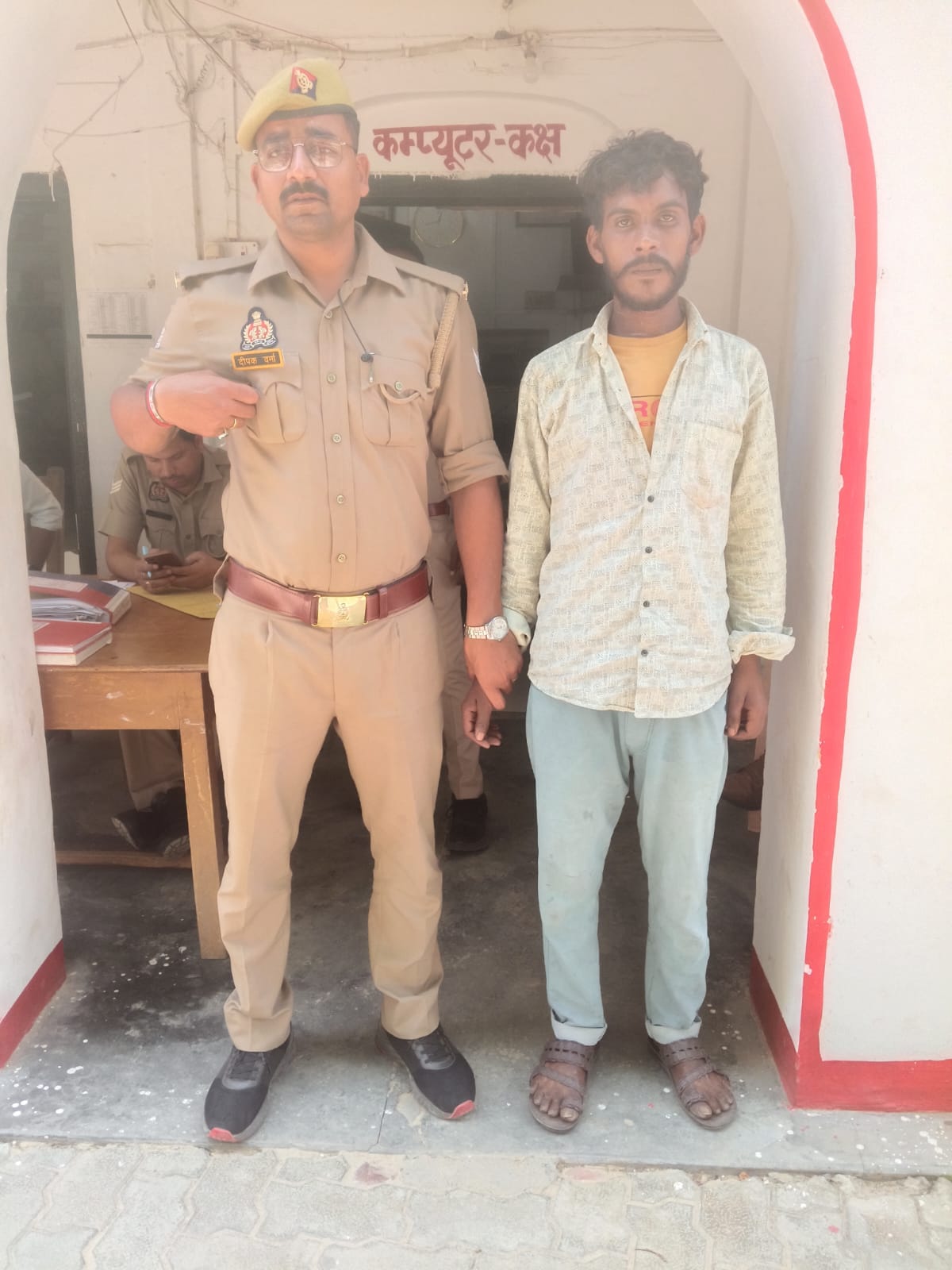 जलालपुर पुलिस को मिली सफलता, वांछित अभियुक्त उत्कर्ष उपाध्याय गिरफ्तार