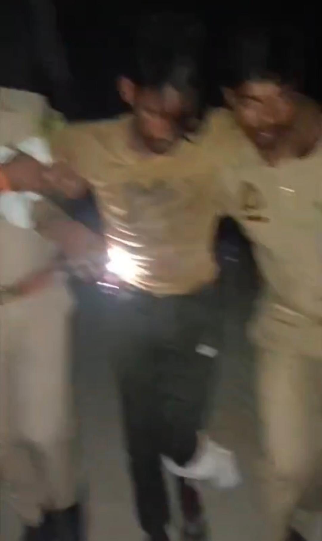 ₹25 हजार का इनामी गैंगस्टर पुलिस मुठभेड़ में घायल, देर रात फायरिंग के बाद धराया; साथी भी गिरफ्तार