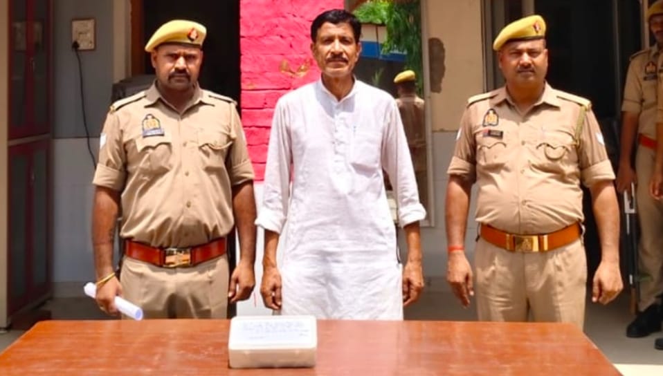 वायरल वीडियो बना गिरफ्तारी की वजह: 3 अवैध असलहे रखने का दावा करने वाले एहसान खान पर पुलिस का शिकंजा