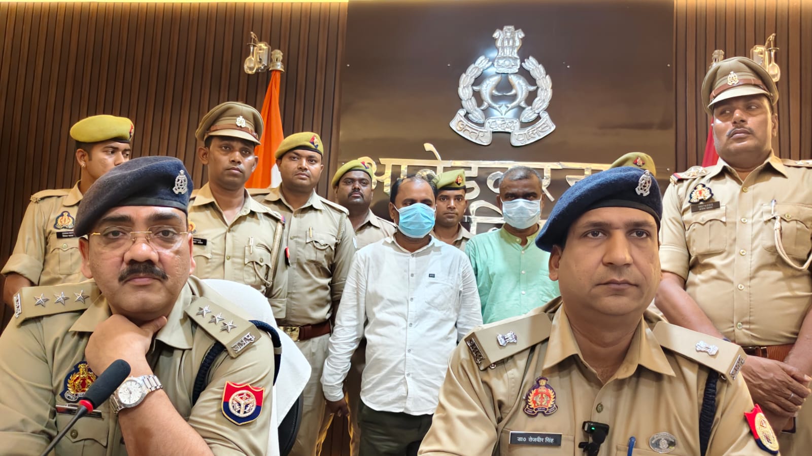 10 लाख रुपये कीमत का 42 किलो से अधिक अवैध गांजा बरामद, दो अंतरजनपदीय तस्कर गिरफ्तार