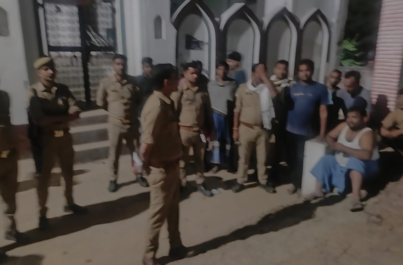 रास्ते के विवाद ने ली युवक की जान, मारपीट में एक की मौत, दो घायल; गांव में तनाव, पुलिस तैनात