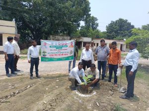 विश्व पर्यावरण दिवस पर जहांगीरगंज ब्लॉक में हरियाली का संकल्प, “एक पेड़ मां के नाम” अभियान के तहत हुआ पौधरोपण