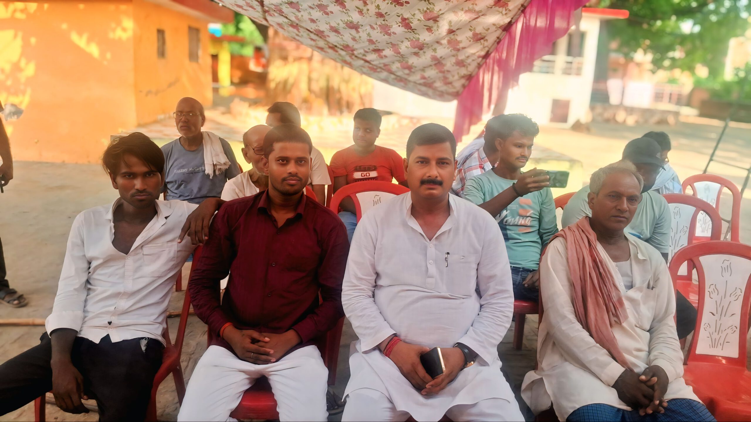 जलालपुर में लोक संगीत के सुरों पर गूंजी जनकल्याण योजनाओं की गाथा, शीतला माता मंदिर परिसर में हुआ भव्य सांस्कृतिक आयोजन