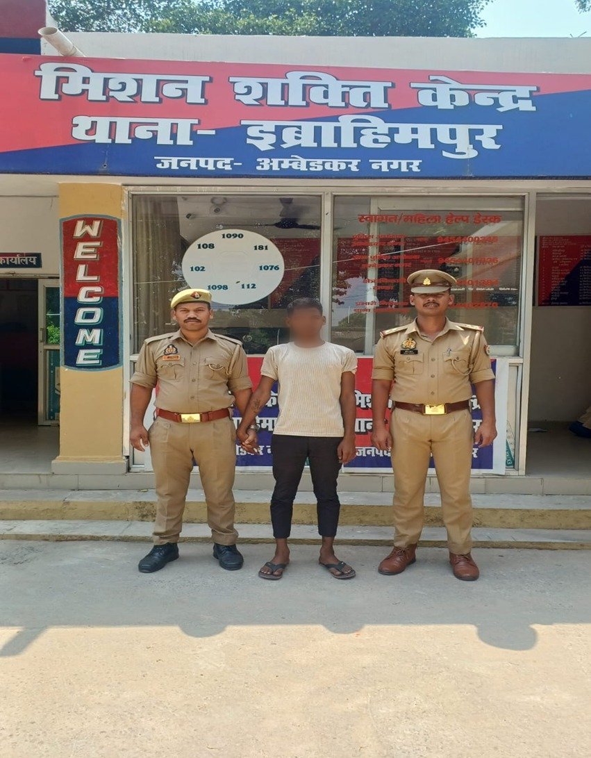 युवती को बहला-फुसलाकर ले जाने के मामले में वांछित आरोपी गिरफ्तार, सकुशल बरामद हुई अपहृता