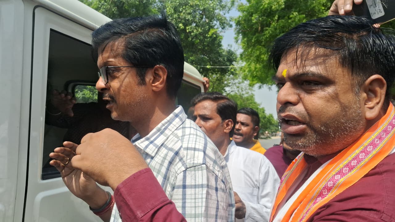 कर विभाग की कार्रवाई पर उठे सवाल, व्यापारियों ने लगाए रुपये मांगने के आरोप