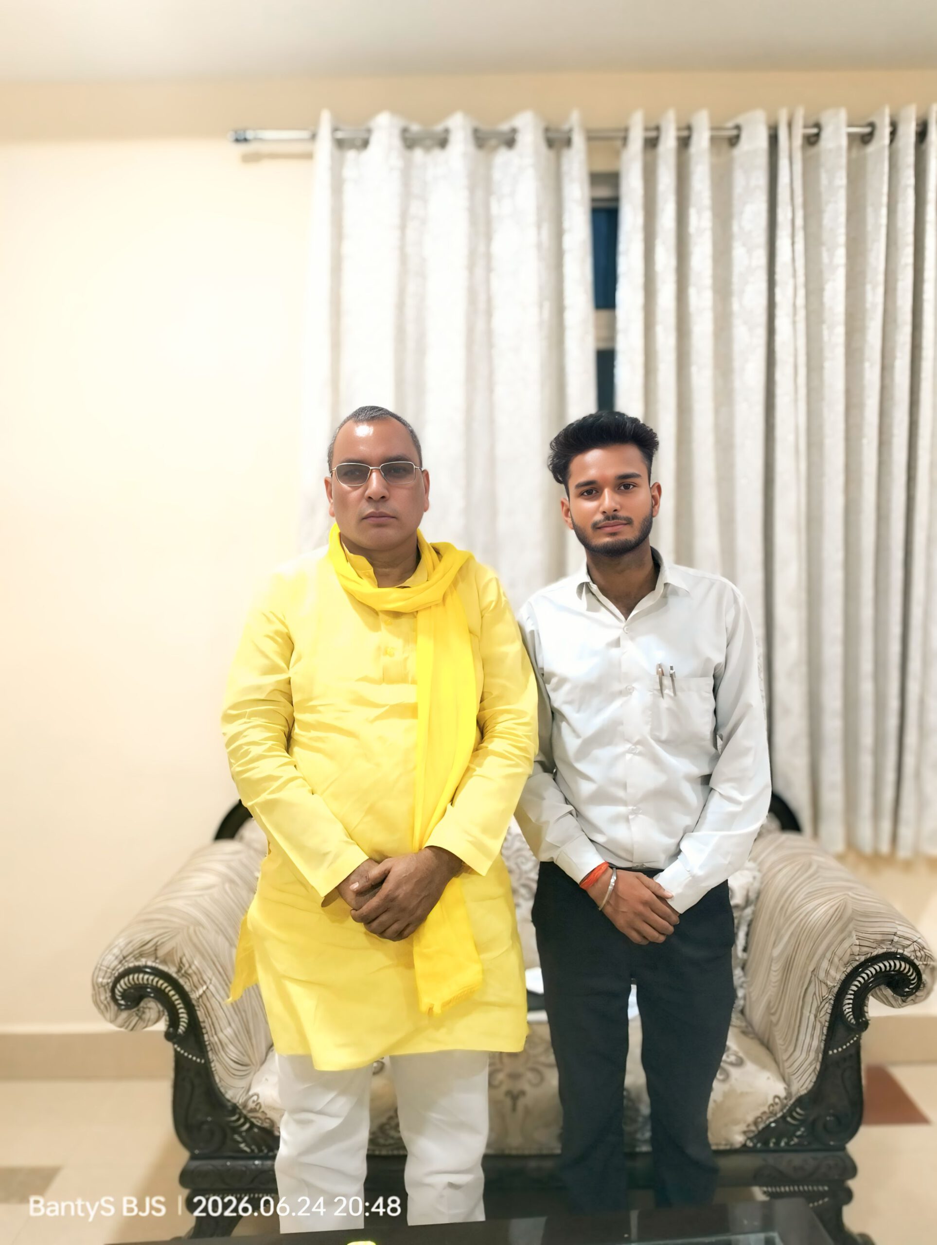 भारतीय जन संगठन के राष्ट्रीय अध्यक्ष बंटी सिंह ने कैबिनेट मंत्री ओमप्रकाश राजभर से की मुलाकात  अम्बेडकर नगर। भारतीय जन संगठन के राष्ट्रीय