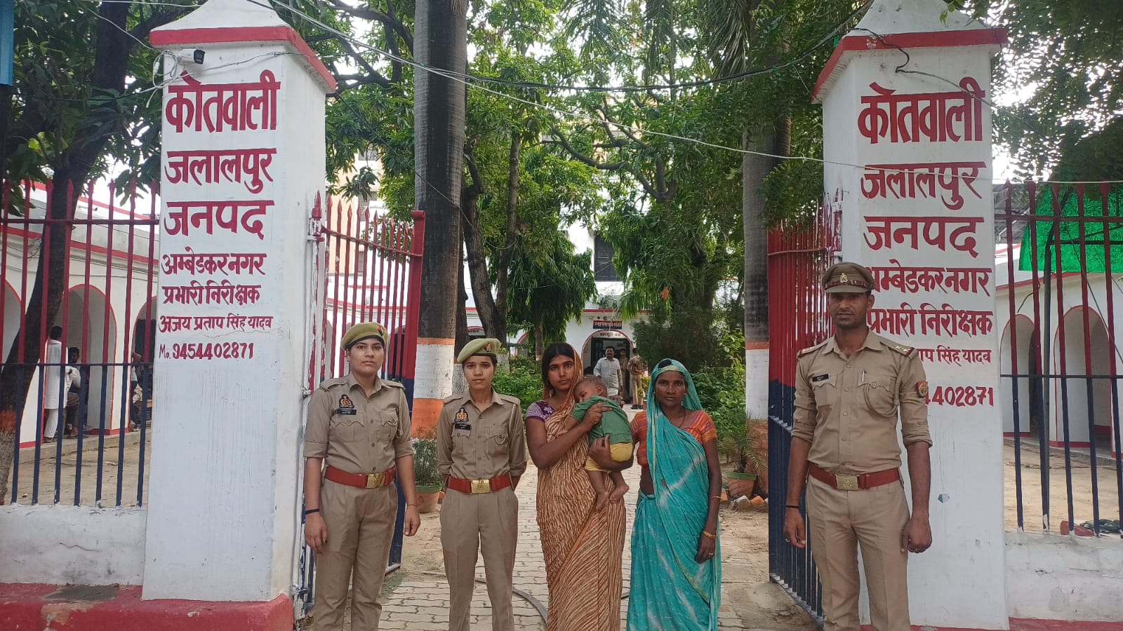 जलालपुर पुलिस की तत्परता से 7 माह की मासूम सकुशल बरामद, परिजनों के चेहरे पर लौटी मुस्कान