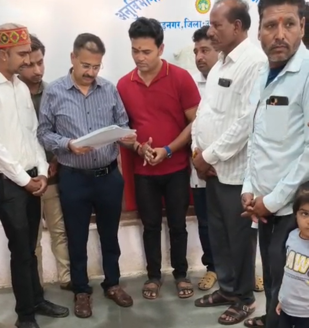 महाराष्ट्र में युवक की हत्या के मामले में राष्ट्रपति और प्रधानमंत्री के नाम ज्ञापन, एसडीएम को सौंपकर न्याय की उठाई मांग