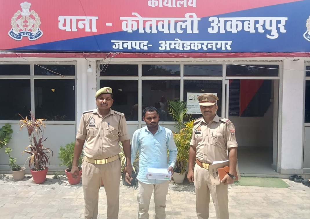 होने वाली पत्नी पर जानलेवा हमले के मामले में वांछित आरोपी गिरफ्तार, घटना में प्रयुक्त हंसिया बरामद: पुलिस