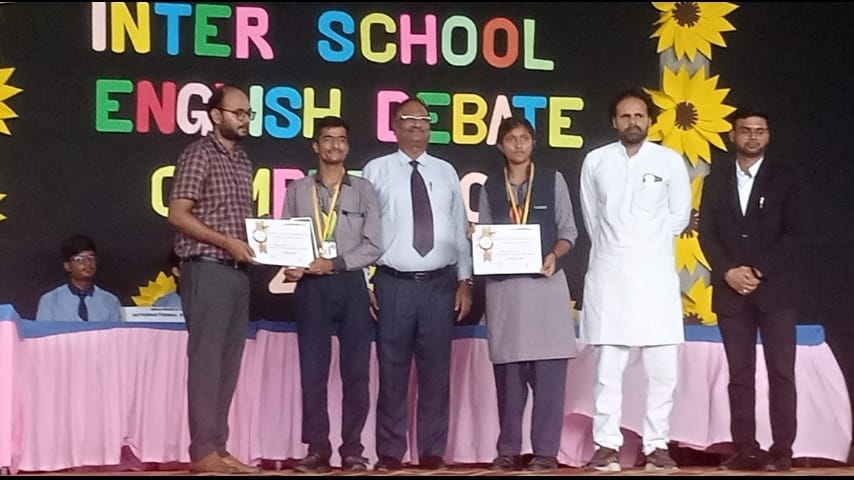 सहोदया इंटर स्कूल वाद-विवाद प्रतियोगिता में रेडिएंट अकादमी जलालपुर का शानदार प्रदर्शन, प्रथम स्थान पर किया कब्जा