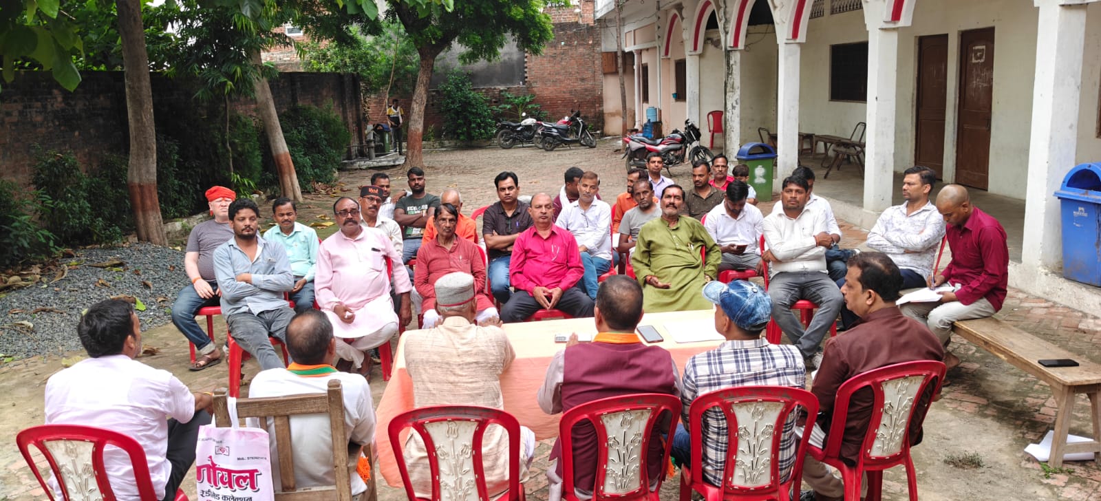 जलालपुर में भाजपा बूथ अध्यक्षों की तैयारी बैठक संपन्न, विधानसभा सम्मेलन की रणनीति पर हुआ मंथन