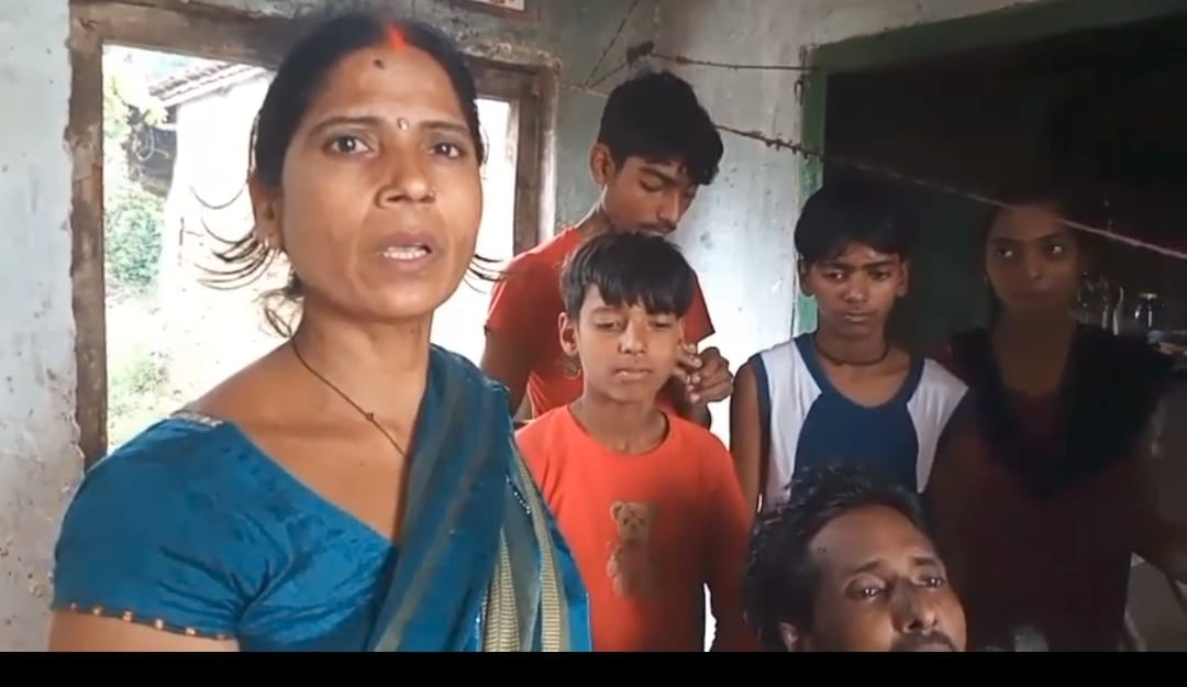 इलाज में लापरवाही का आरोप: कर्ज लेकर कराया ऑपरेशन, हालत बिगड़ने पर डीएम-एसपी से न्याय की गुहार