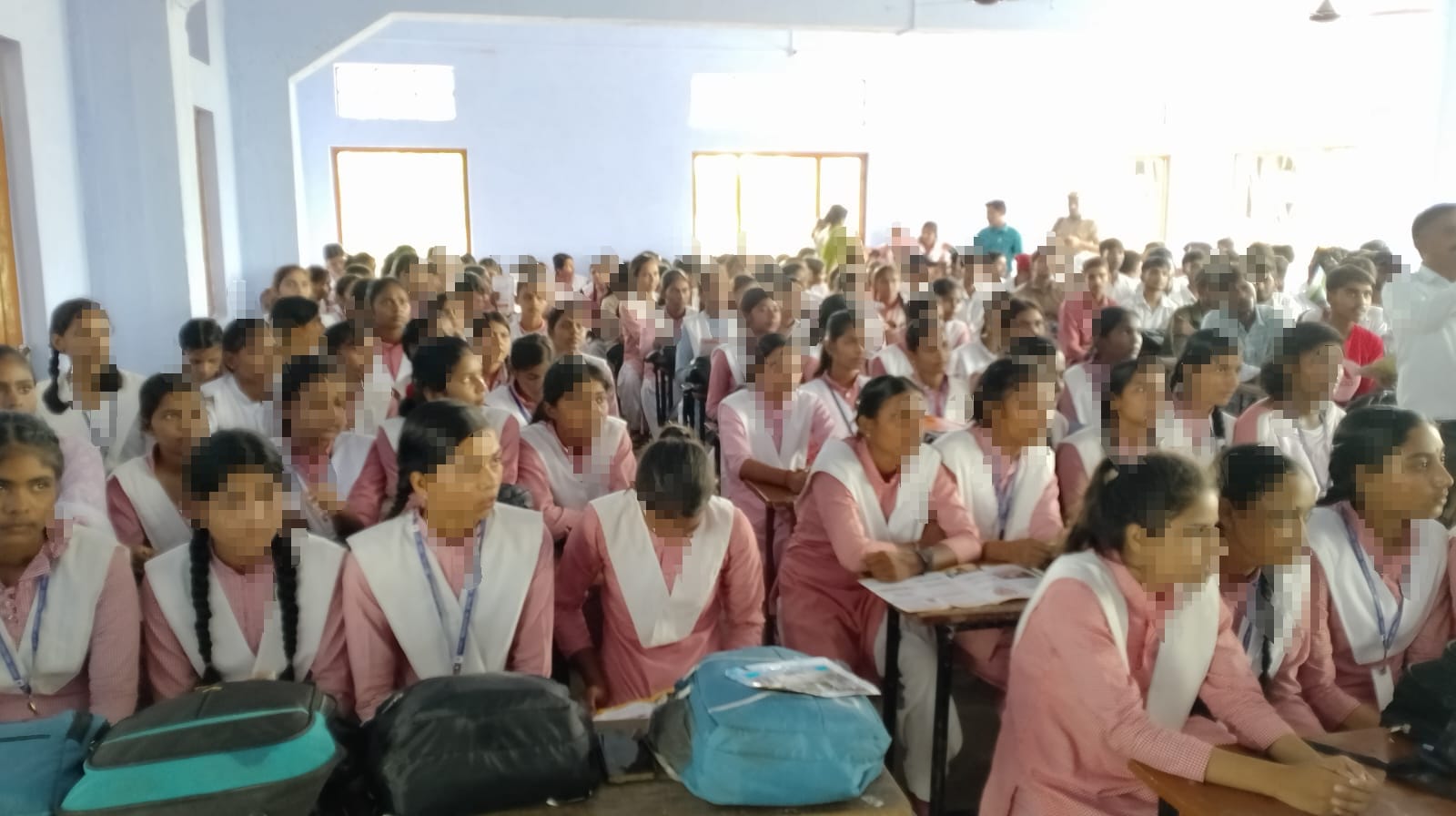 परुईया आश्रम इन्टर कॉलेज में साइबर एवं महिला सुरक्षा जागरूकता अभियान