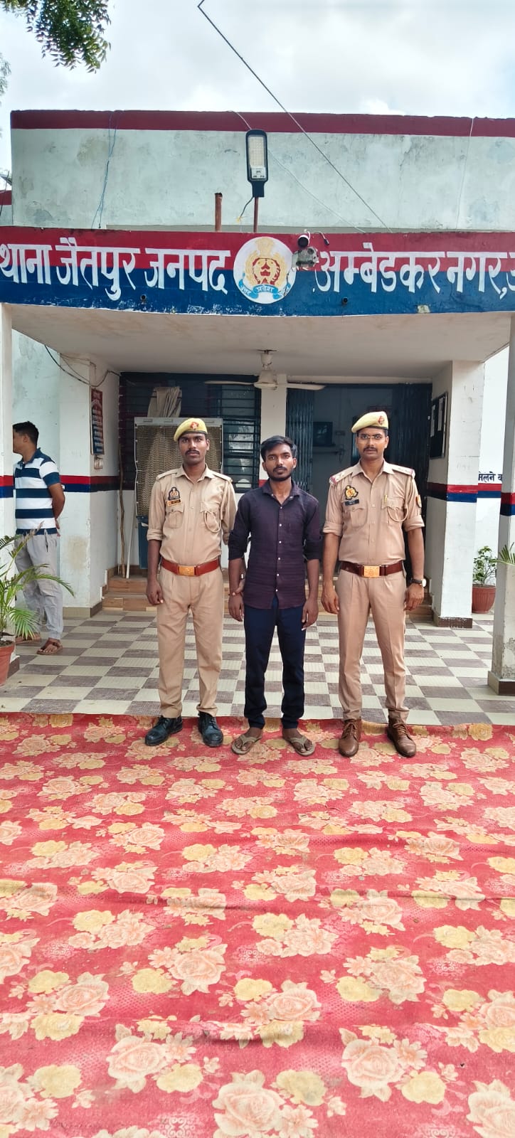जैतपुर पुलिस ने वांछित अभियुक्त को किया गिरफ्तार, न्यायालय भेजा गया