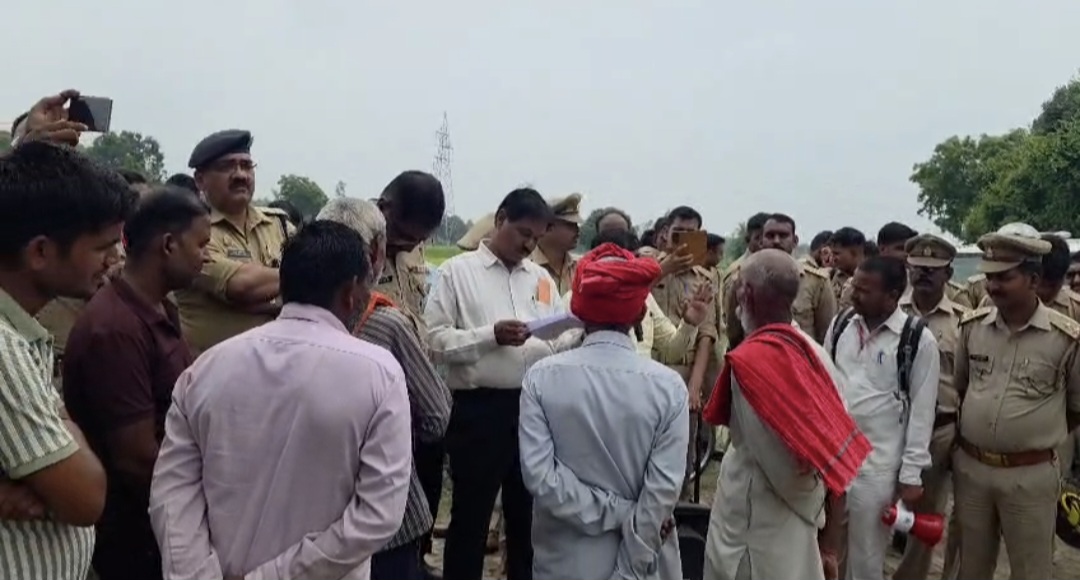 सिविल कोर्ट के आदेश पर पहुंची प्रशासनिक टीम, मकान मालिक को एक सप्ताह का समय; आदेश न लाने पर होगी कार्रवाई
