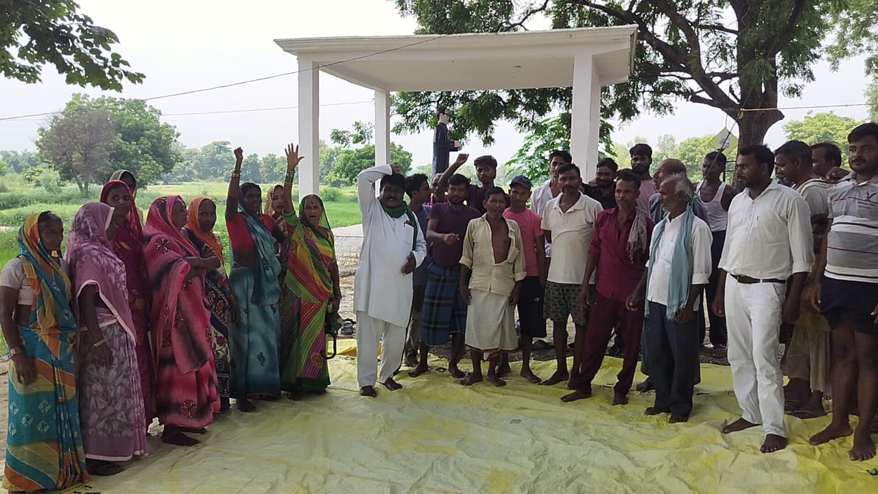 जबरिया भूमि अधिग्रहण के विरोध में गोखवल में किसान चौपाल, किसानों ने कहा—‘एक इंच जमीन नहीं देंगे’