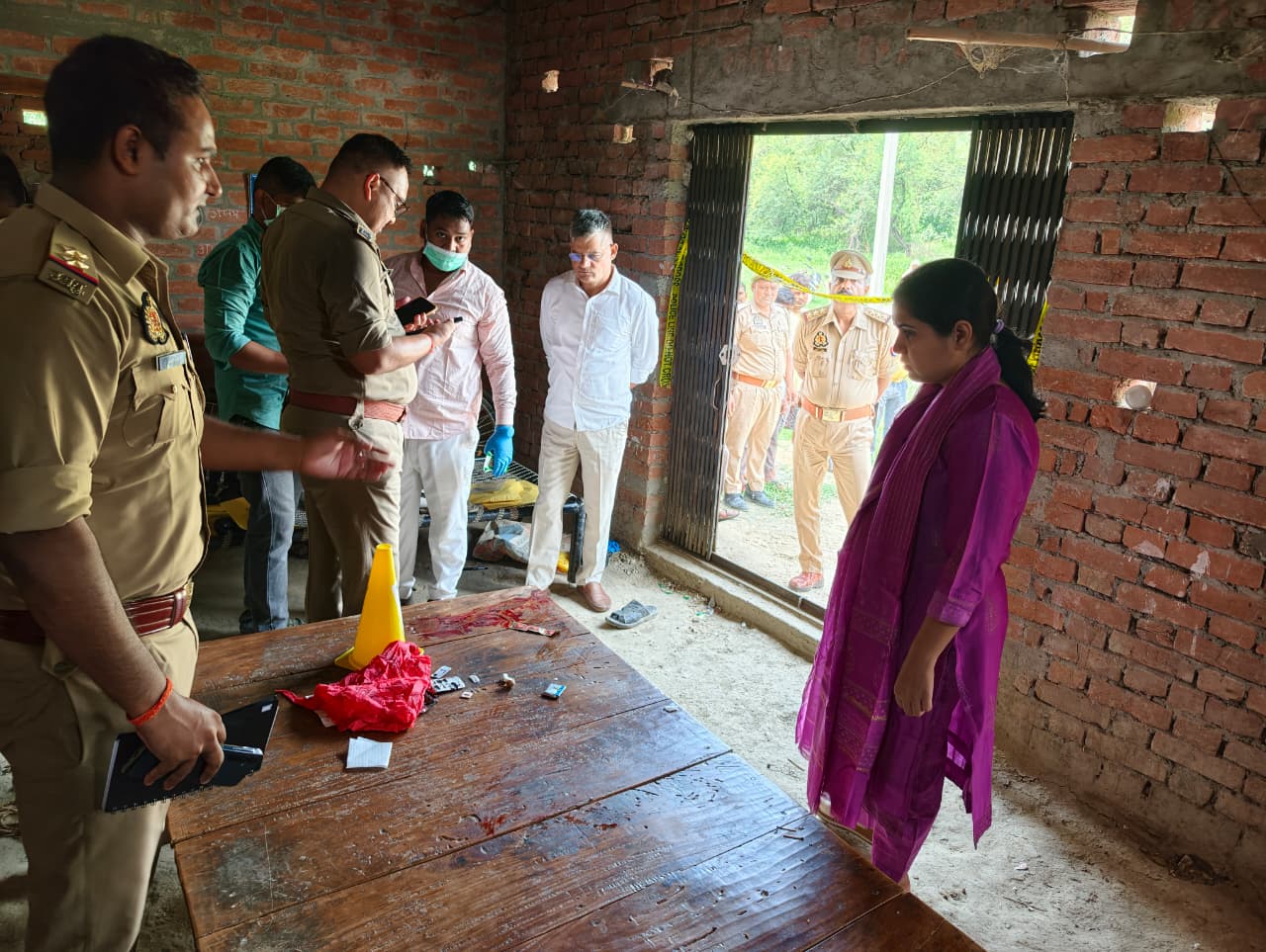 तेन्दुआ दियरा में अर्धनिर्मित मकान से मिला व्यक्ति का शव, पुलिस जांच में जुटी
