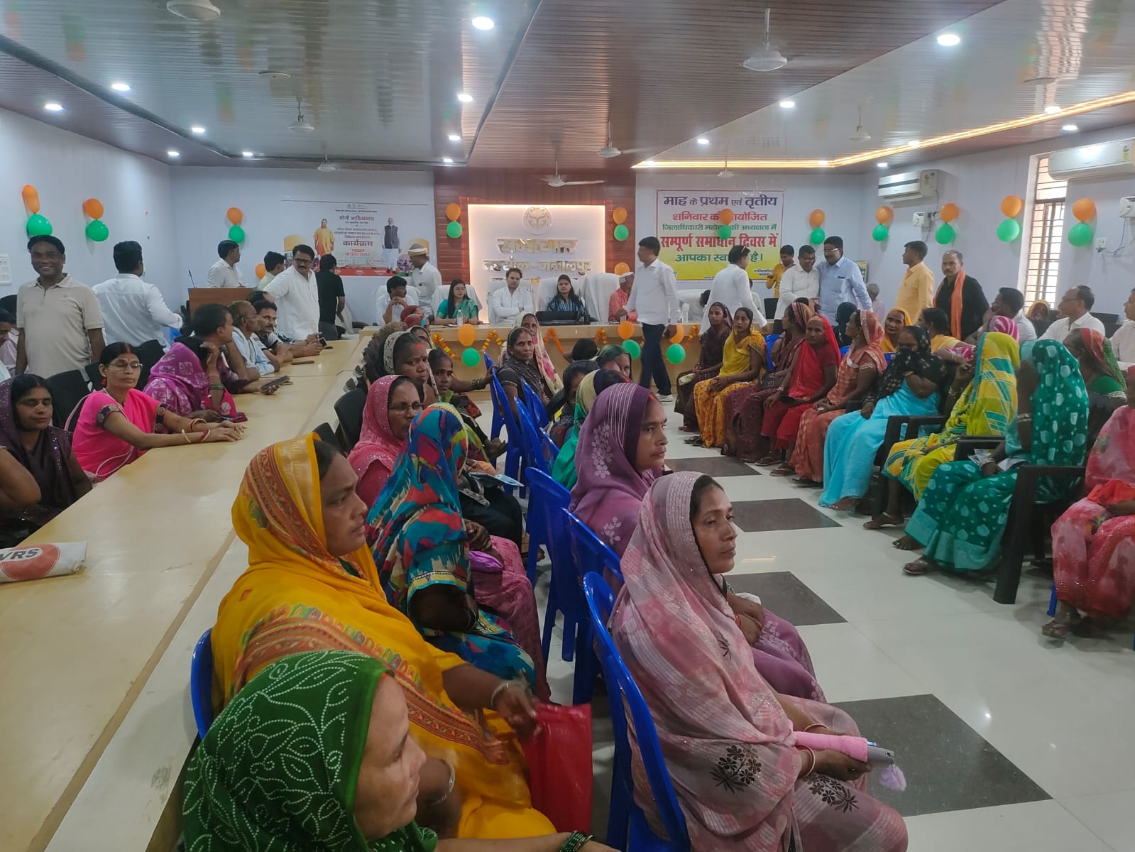 पीएम पोषण योजना के रसोइयों को मिला कैशलेस चिकित्सा कार्ड, अधिकारियों ने किया सम्मानित