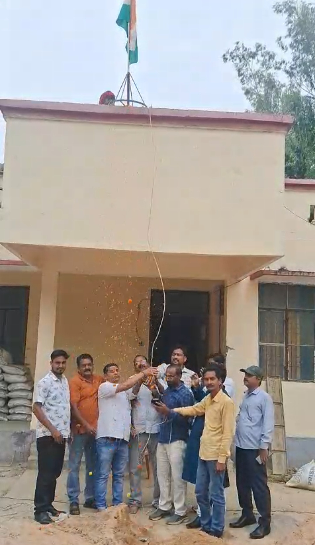 प्रेस क्लब में शान से फहराया तिरंगा, स्वतंत्रता दिवस पर देशभक्ति के रंग में रंगा परिसर