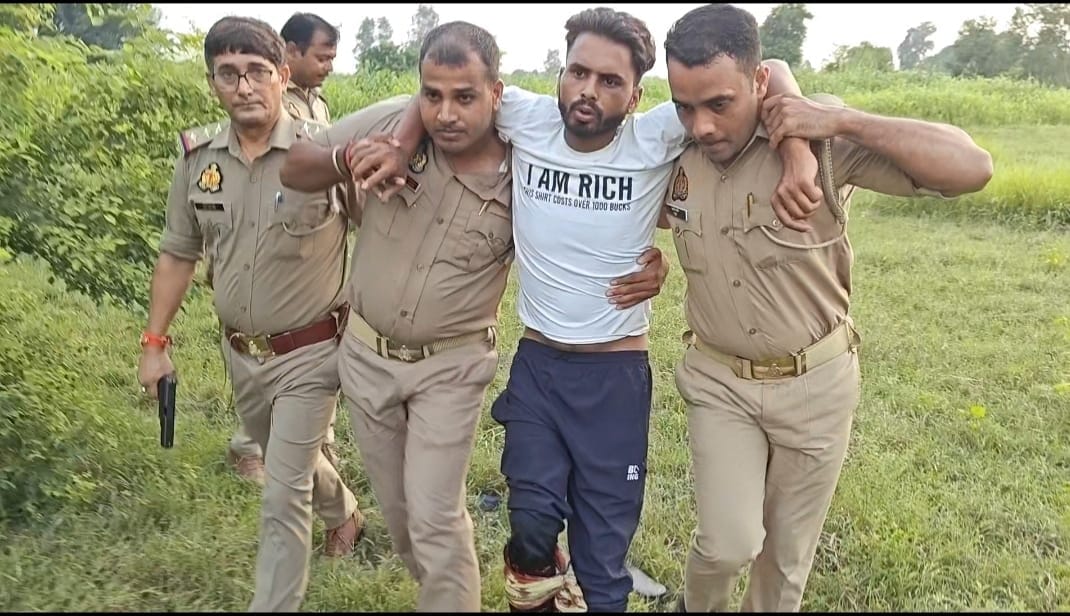 दुष्कर्म के मुकदमे में वांछित आरोपी पुलिस मुठभेड़ में घायल, पैर में लगी गोली